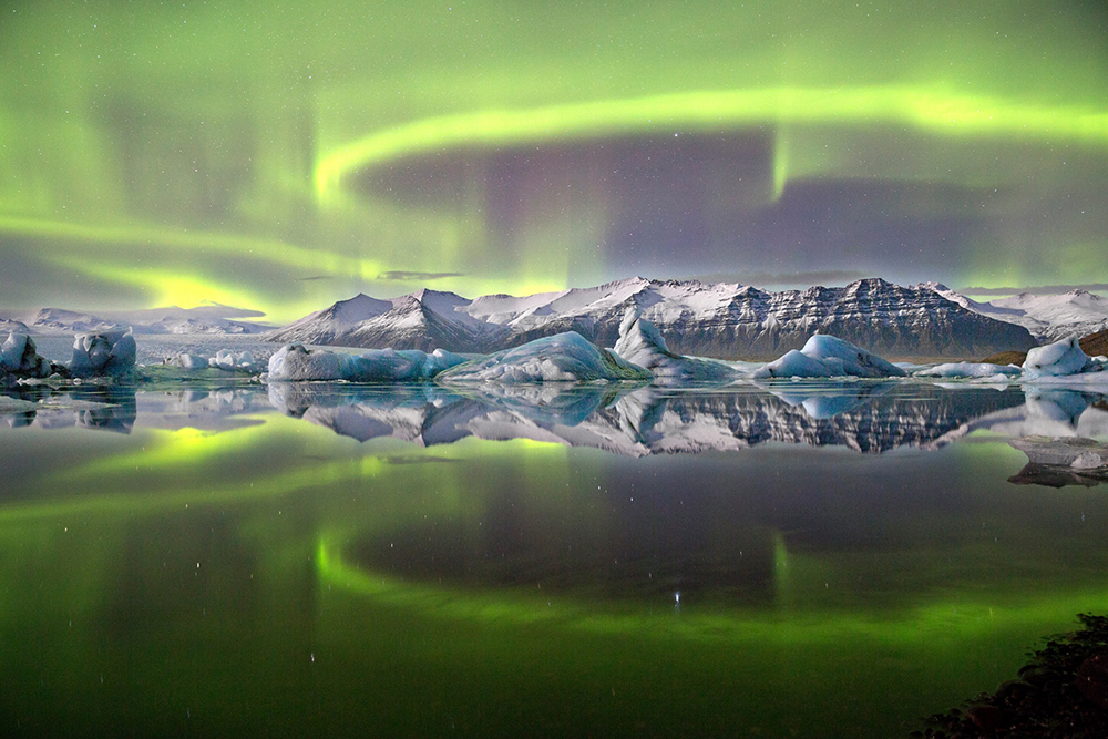 james woodend beautifulbizarre nature photography aurora over glacier