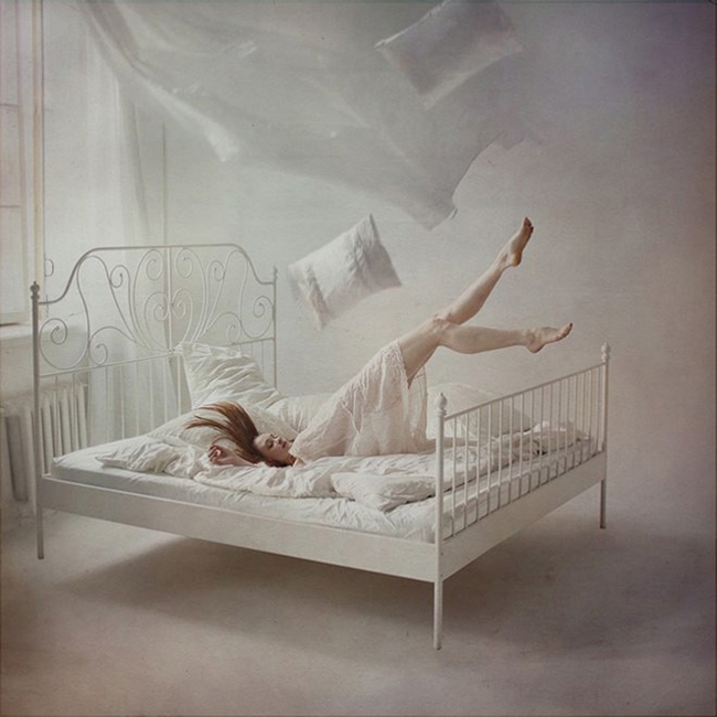 Anka Zhuravleva - levitation photography