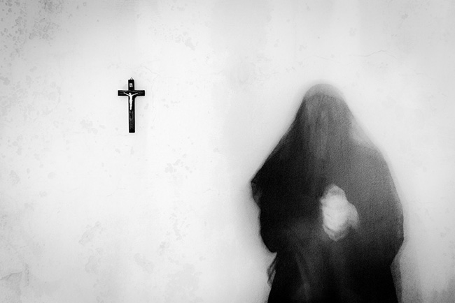 Ghostly Encounters by Matthias Lueger | Beautiful Bizarre Magazine