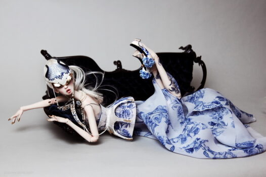 popovy_sisters_beautiful_bizarre_001