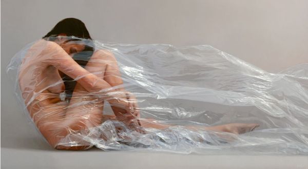 Robin Eley hyperrealistic nude figurative painting woman in plastic 