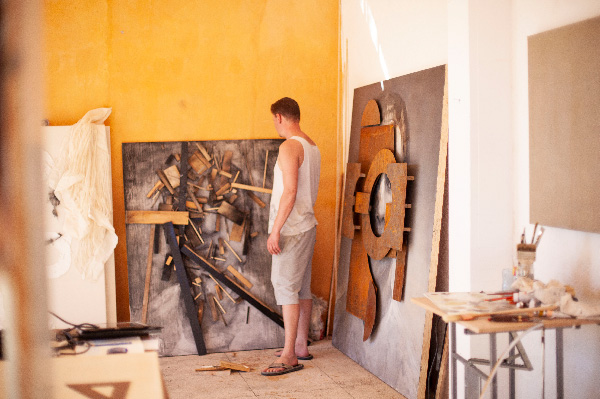 Daniel Martin in his studio