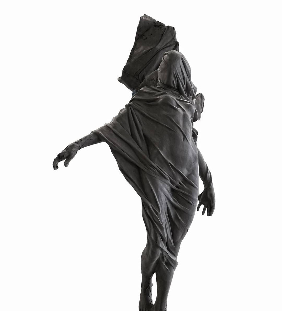 Tomasz Goornicki female sculpture
