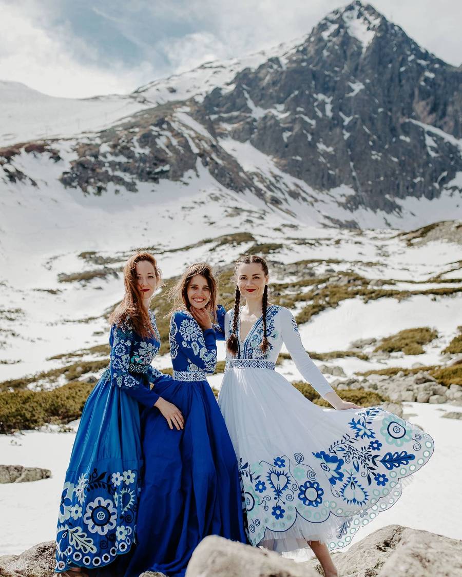 Jaroslava-Wurll-Kocanova-Blue-Dresses
