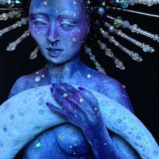 Jessica-Dalva-Glow-In-The-Dark-Sculpture