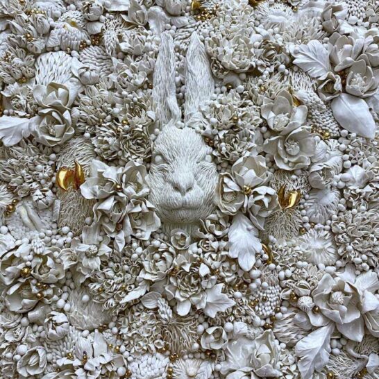 Melis-Buyruk-Bunny-White-Gold-Ceramic-Art