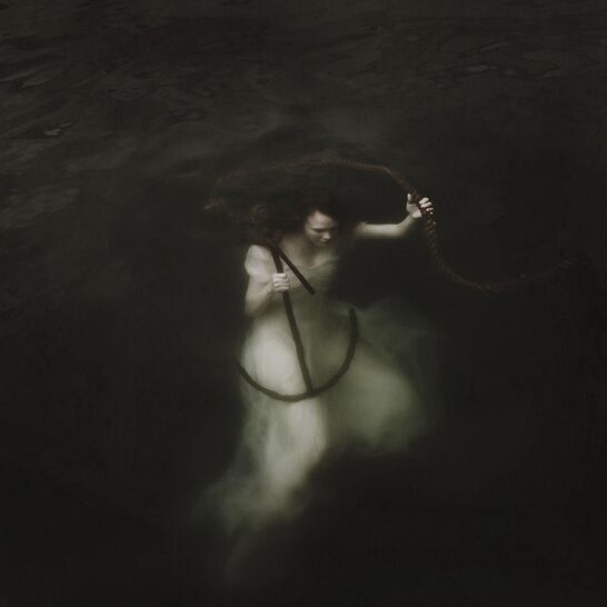 Emma-McEvoy-underwater