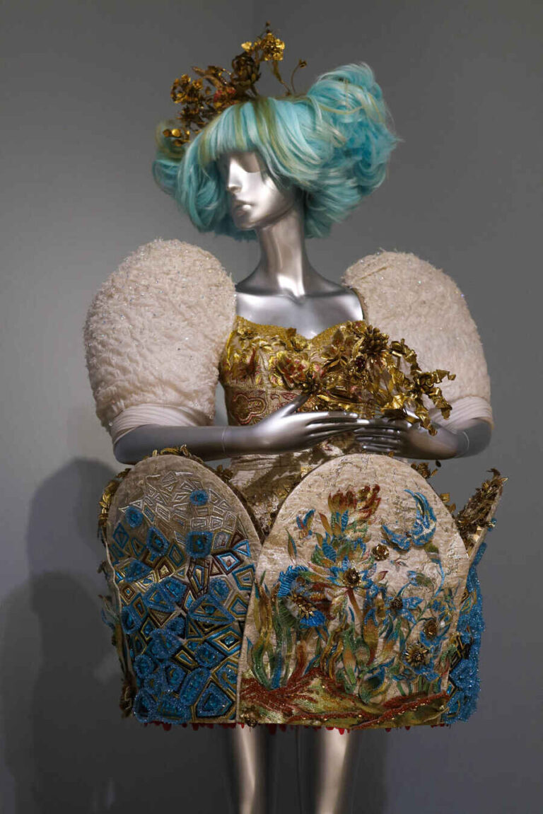 Guo Pei: Couture Fantasy @ Legion of Honor Museum | Beautiful Bizarre ...