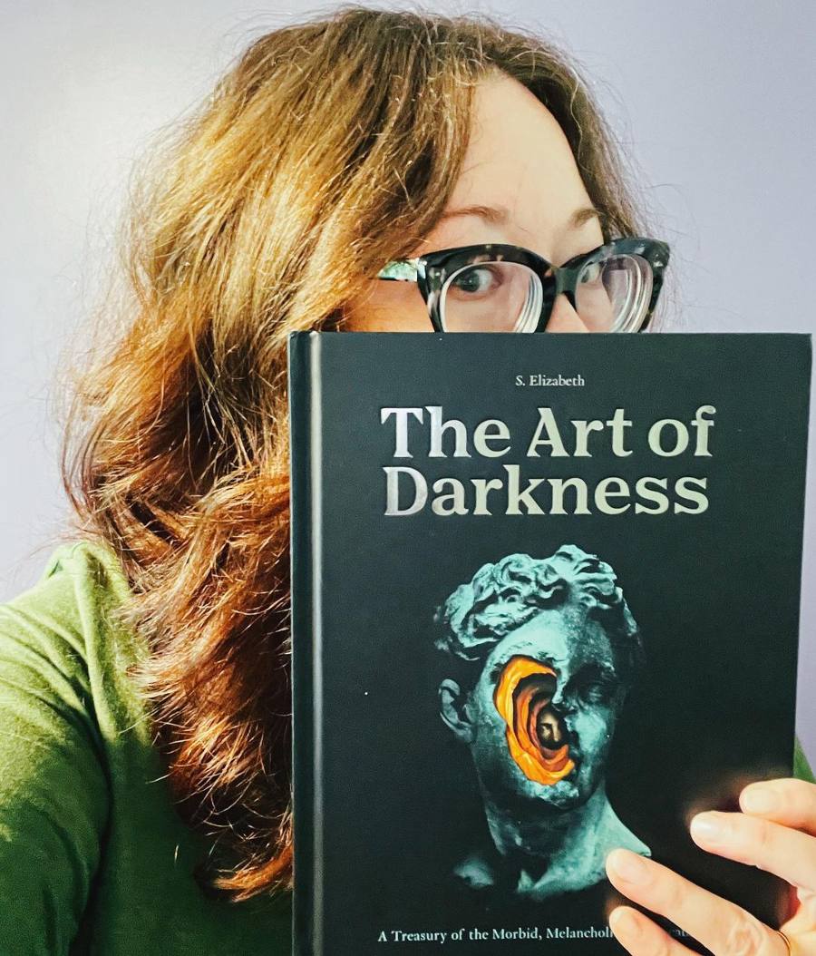 S-Elizabeth-Author-The-Art-Of-Darkness-Book