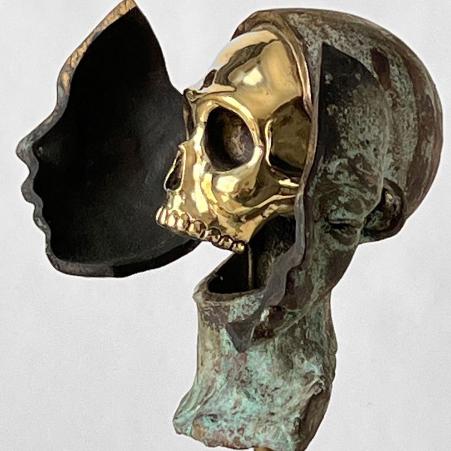 Francesca-Dalla-Benetta-Gold-Skull-Mexican-Culture