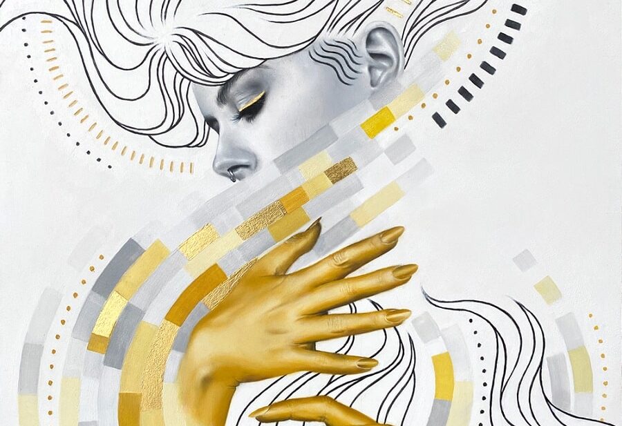 Karen-Remsen-Gold-hands