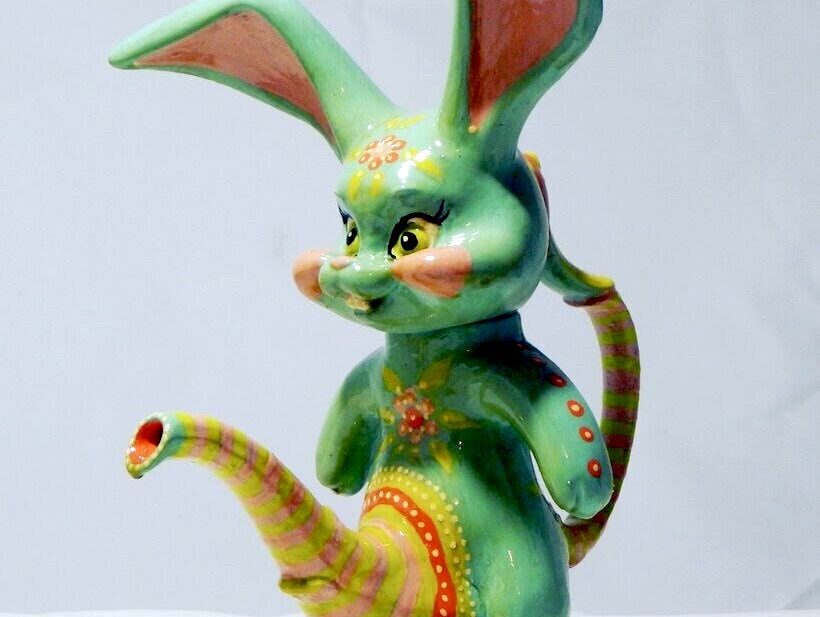 Renee-Tay-bunny-sculpture