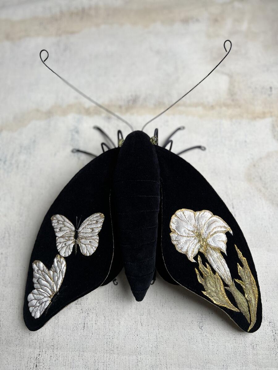 Larysa-Bernhardt-white-flower-butterfly