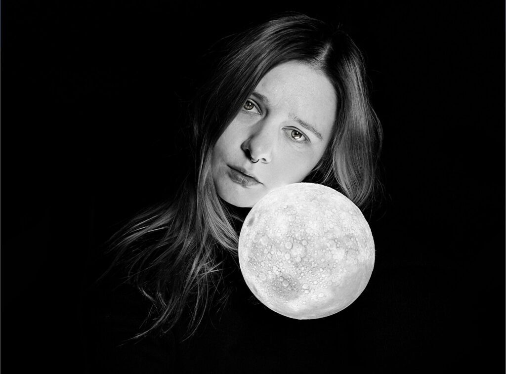 Augustina-Miknevičiūtė-LUNARIA-profile