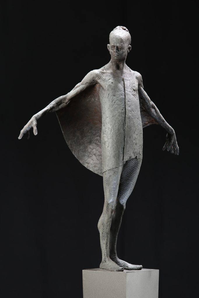 max-leiva-standing